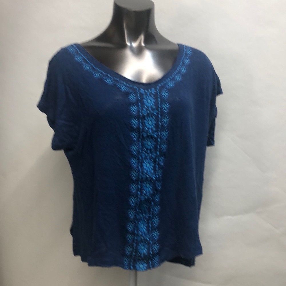 Blue women’s short sleeve embroidered high-low top L